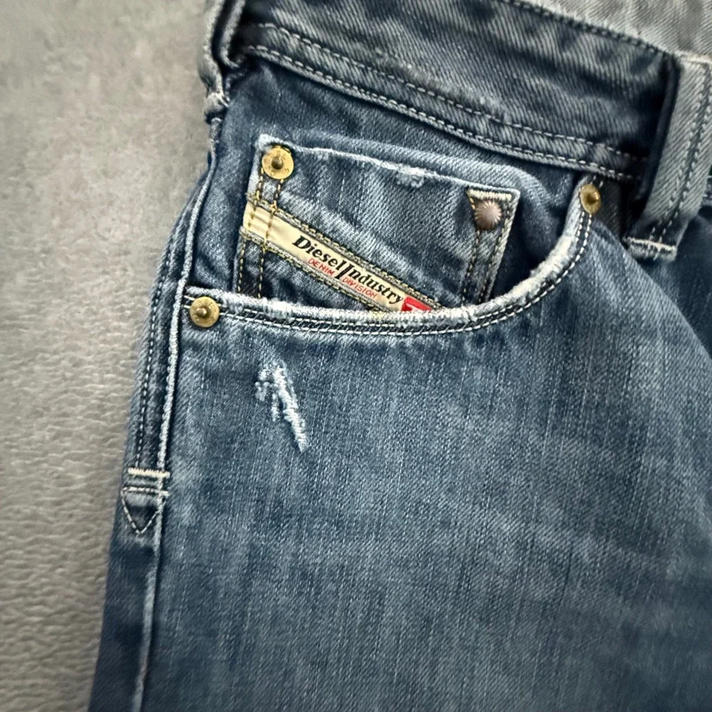 Diesel Yarik Mens 30x32 Straight Leg Distressed Blue Jeans Wash 0070Y Italy